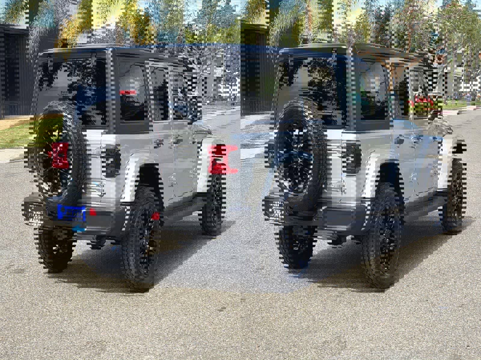 Used 2023 Jeep Wrangler Sahara w/ Cold Weather Group image 6