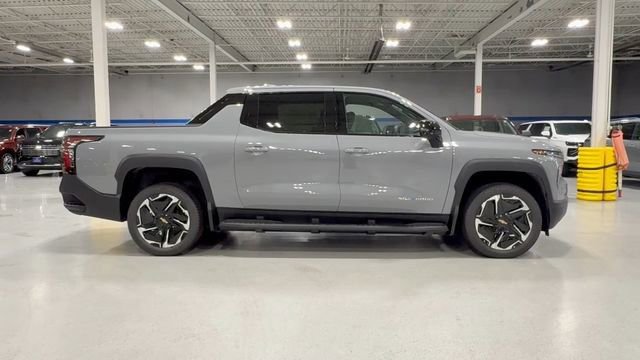 New 2026 Chevrolet Silverado EV LT image 4