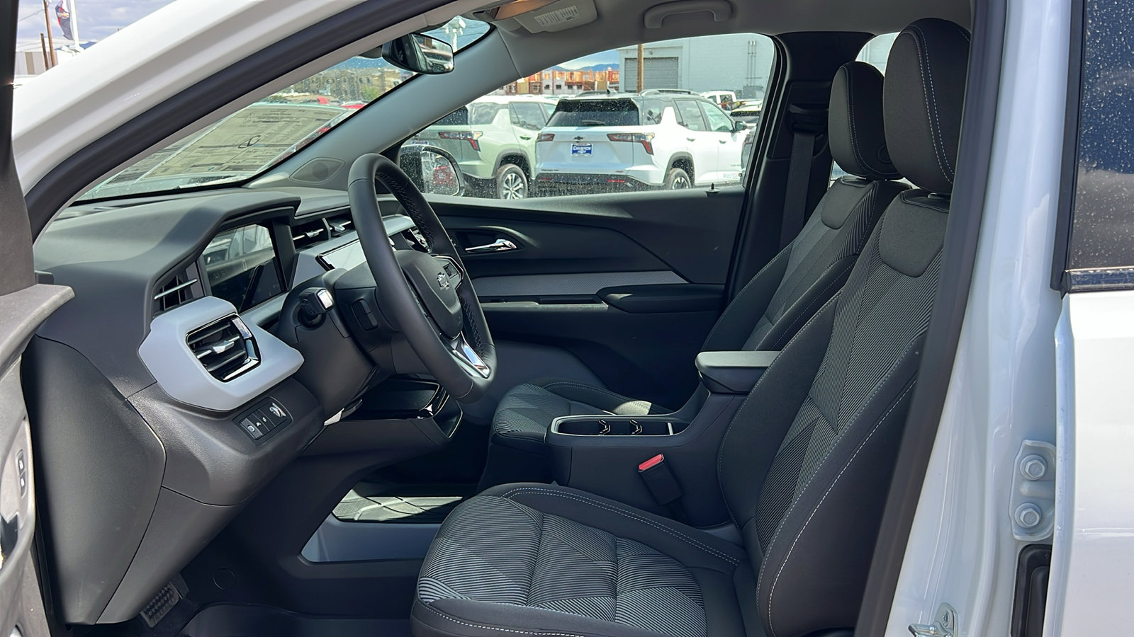 New 2027 Chevrolet Bolt LT w/ Comfort Package FWD image 28
