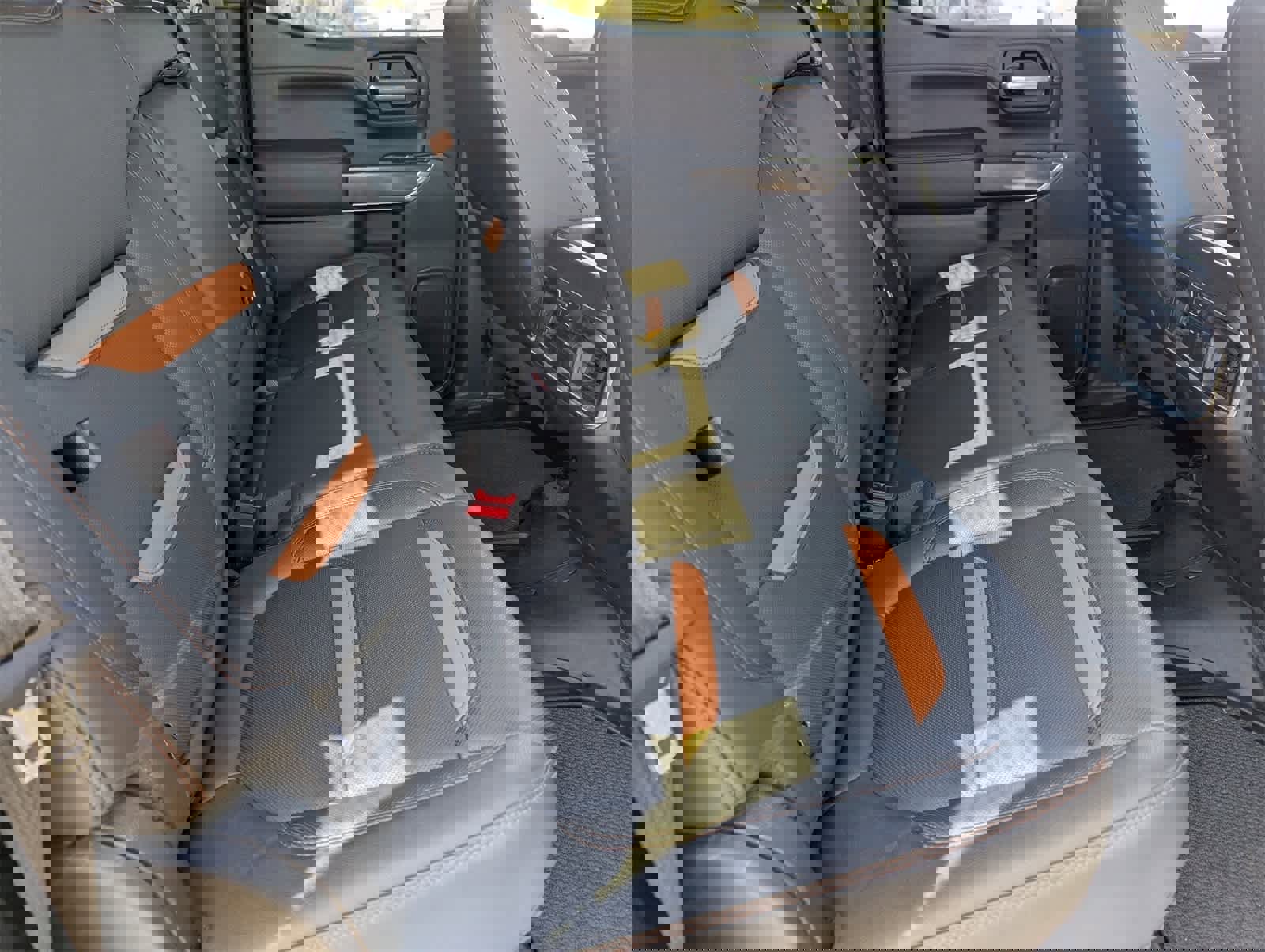 Used 2021 GMC Sierra 1500 AT4 w/ AT4 Premium Package image 14