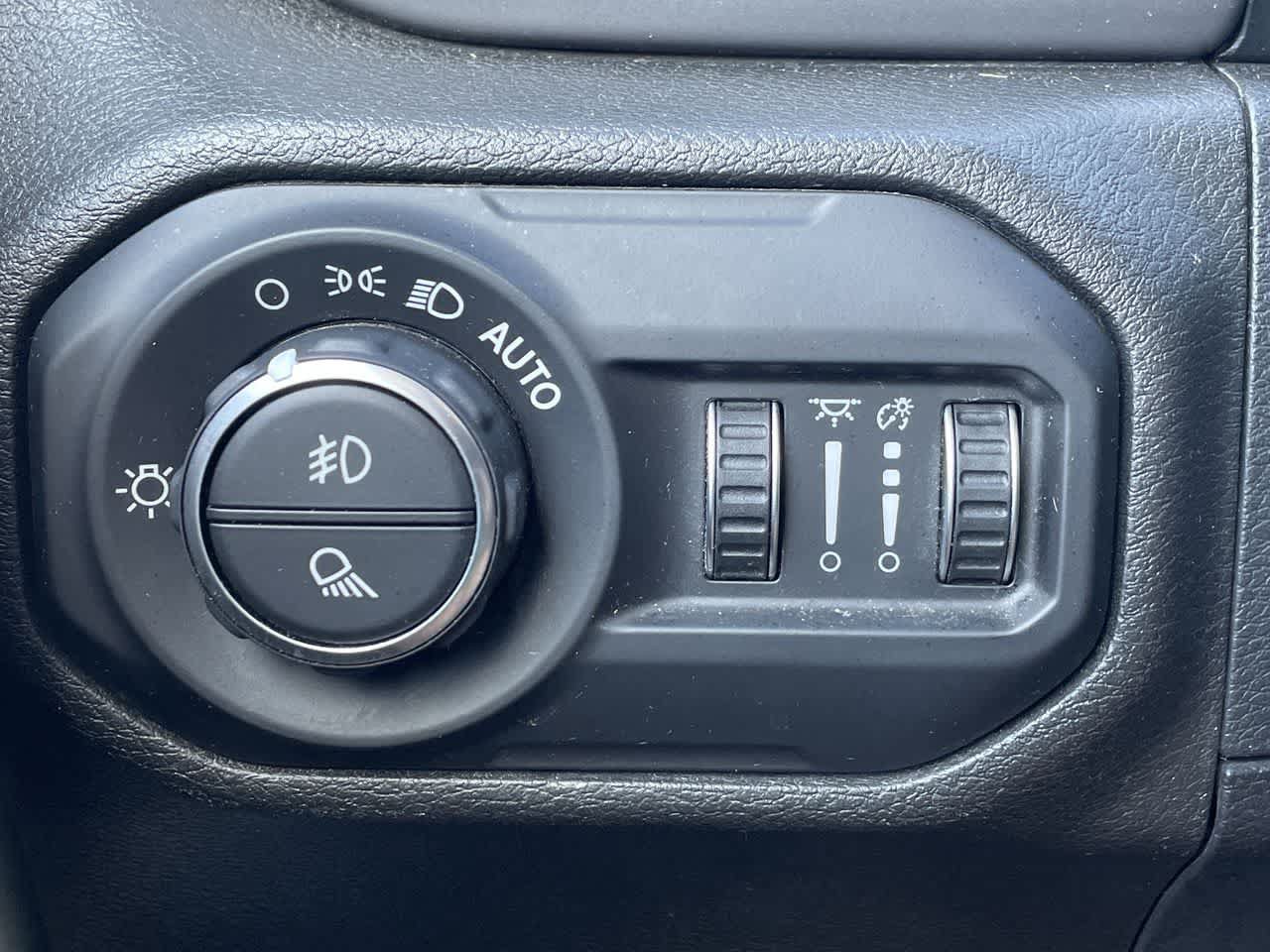 Used 2021 Jeep Gladiator Rubicon AWD/4WD image 30
