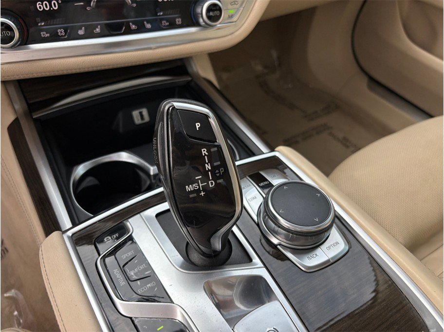 Used 2016 BMW 750i RWD image 38