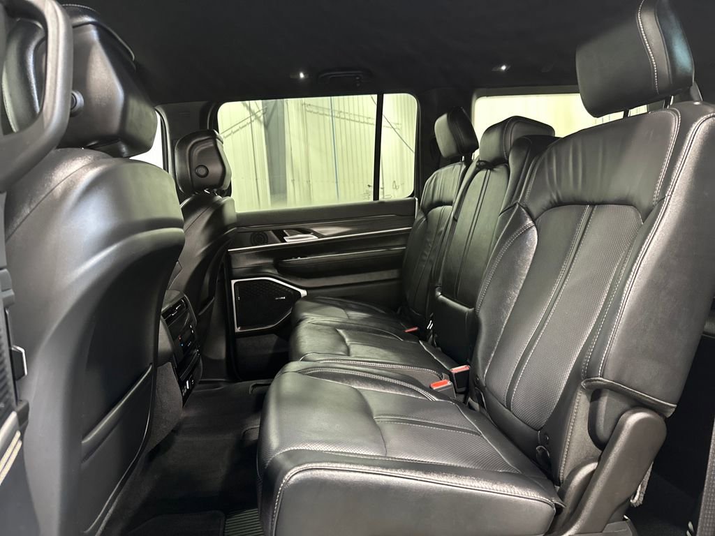 Used 2022 Jeep Wagoneer Series II image 26