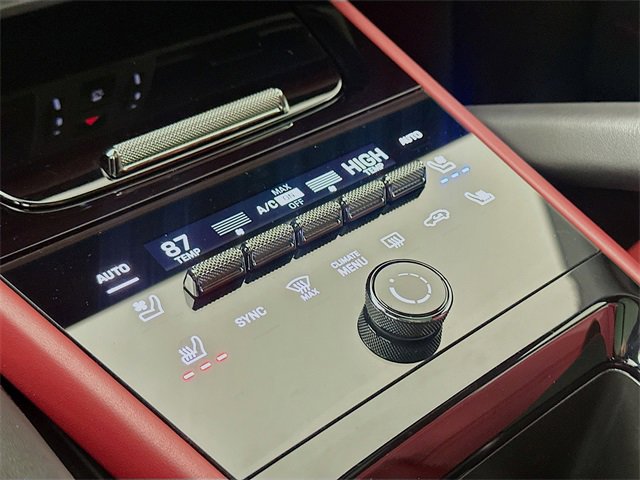 Used 2024 Porsche Cayenne w/ Sport Chrono Package image 30