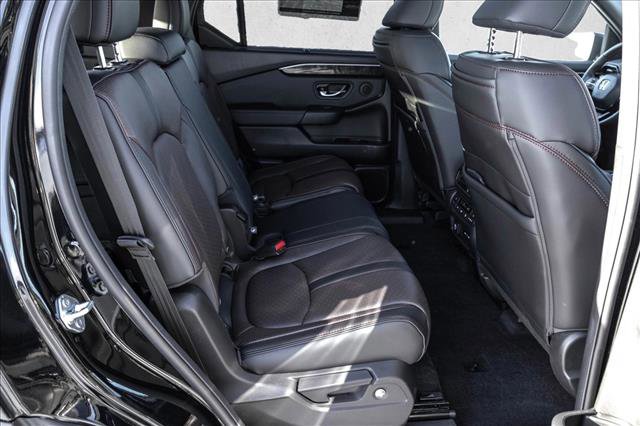 Used 2025 Honda Pilot Black Edition image 26