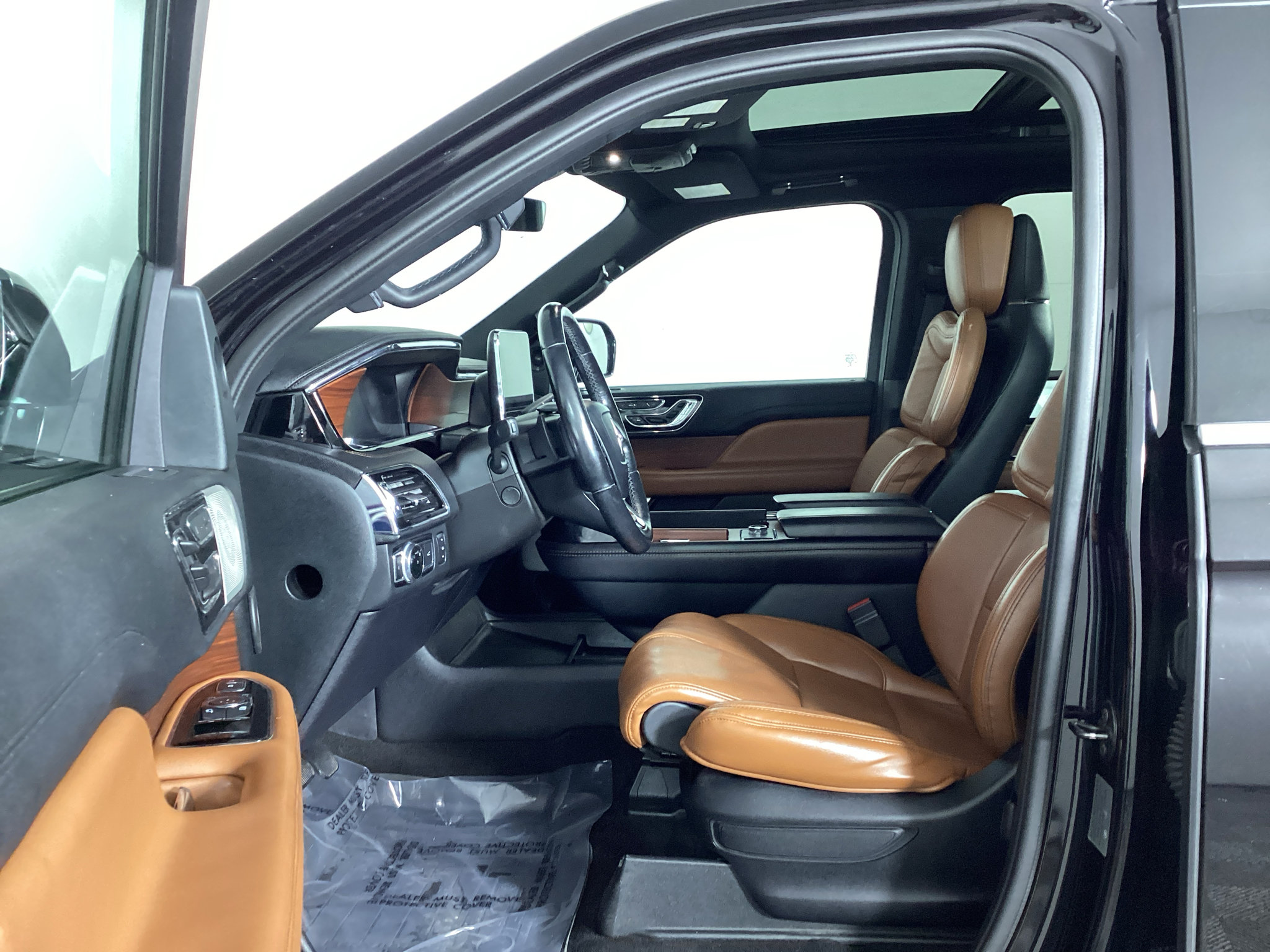Used 2021 Lincoln Navigator L Reserve AWD/4WD image 16