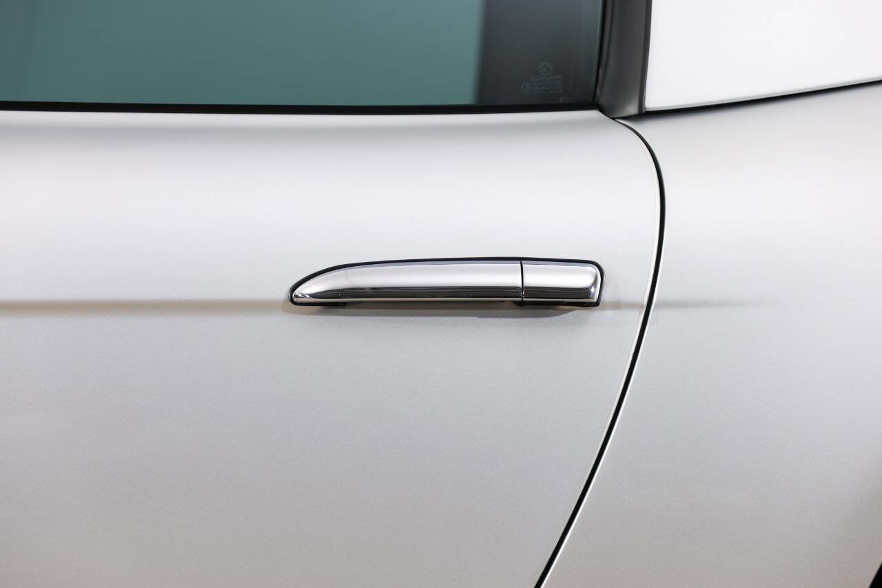 Used 2002 BMW Z8 image 25