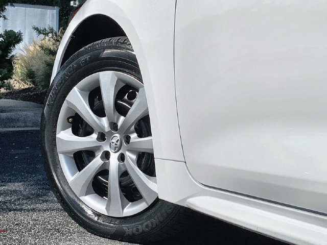 Used 2026 Toyota Corolla LE FWD image 40