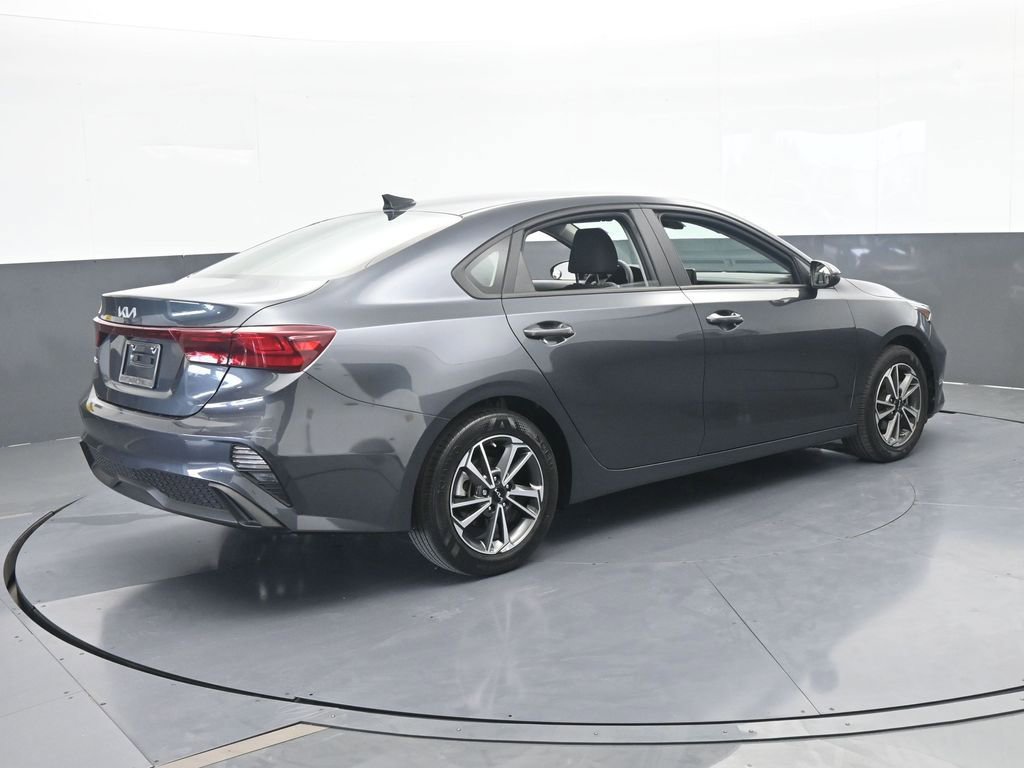 Used 2023 Kia Forte LXS w/ LXS Technology Package FWD image 6