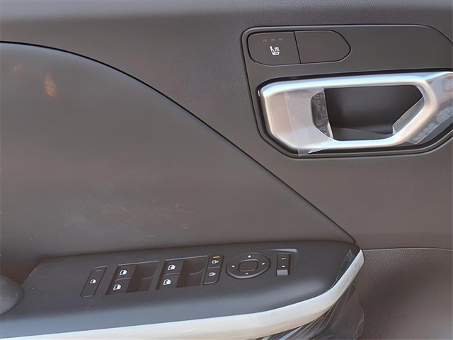 New 2025 Kia K4 GT-Line image 17