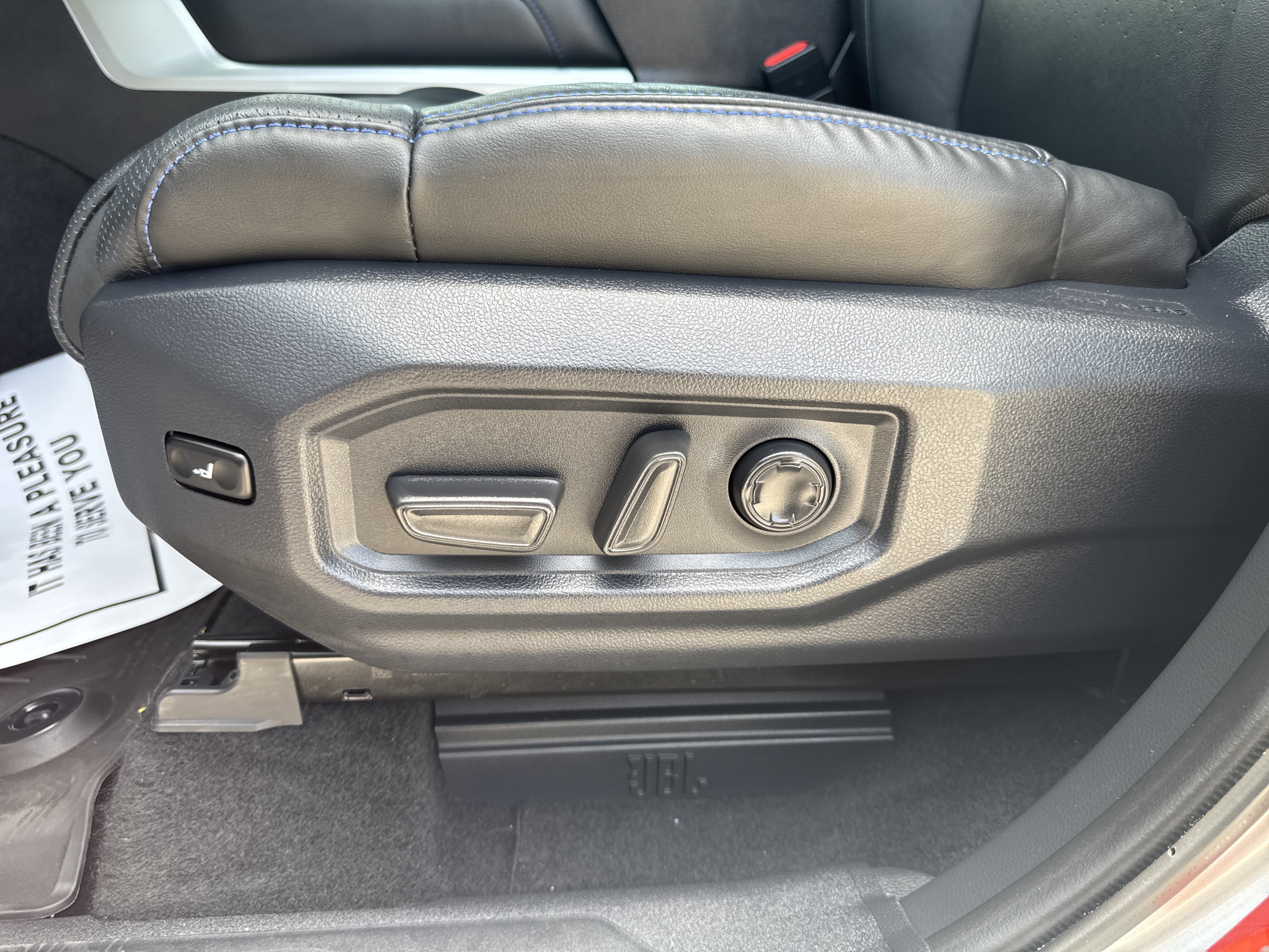 Used 2025 Toyota Tundra Platinum AWD/4WD image 22