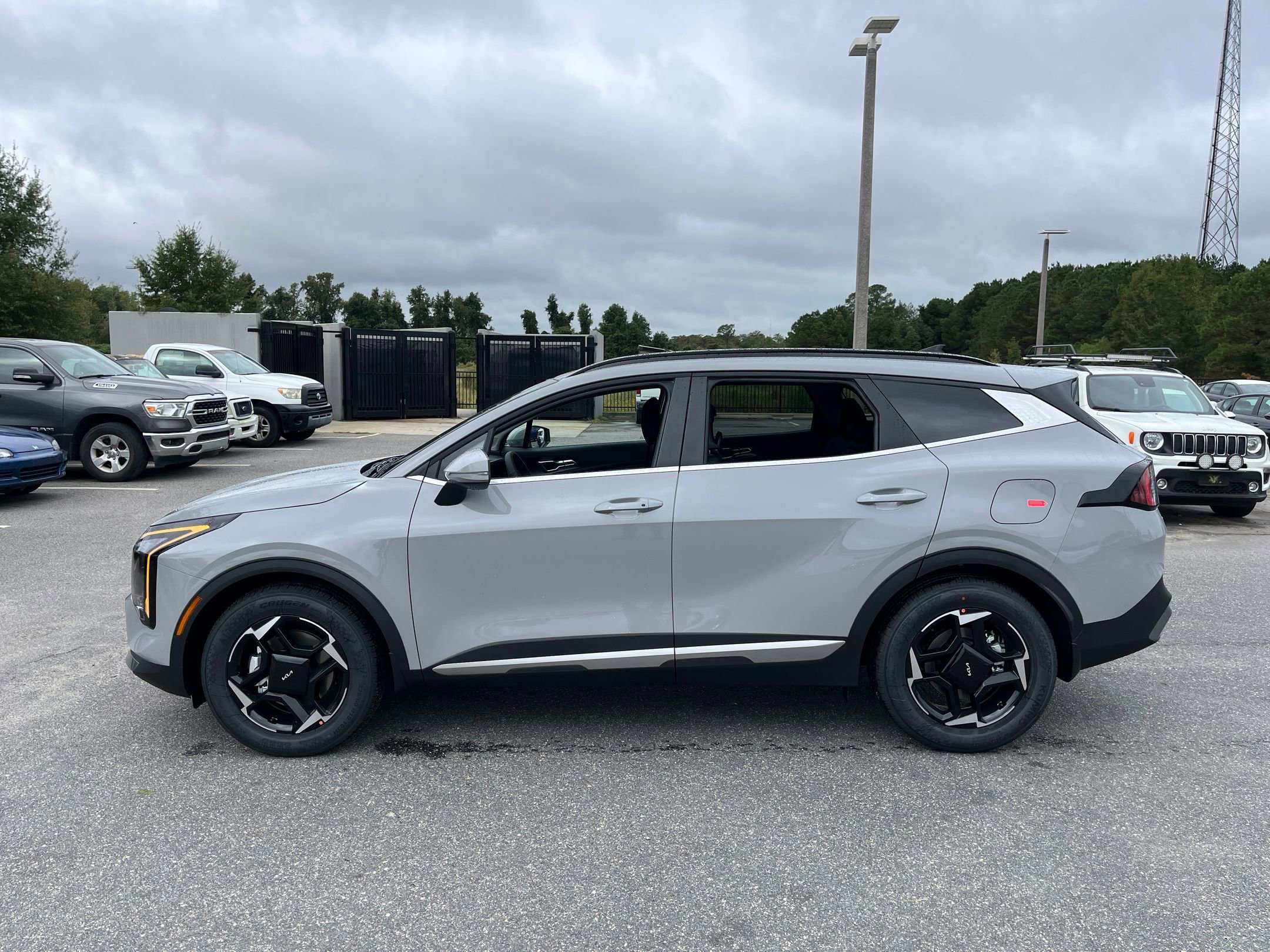 New 2026 Kia Sportage EX image 4