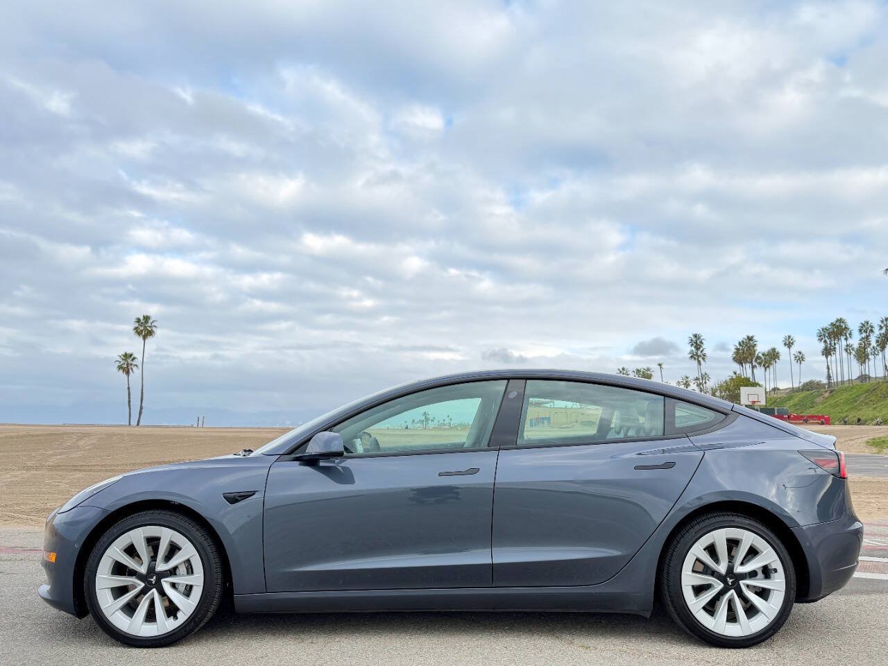 Used 2022 Tesla Model 3 RWD image 2