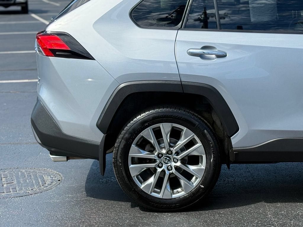 Certified 2019 Toyota RAV4 Limited w/ Cold Weather Package AWD/4WD image 9