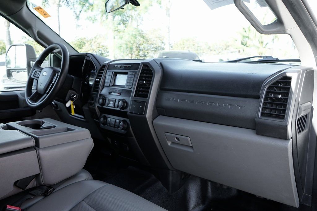 Used 2020 Ford F550 2WD Crew Cab Super Duty image 36