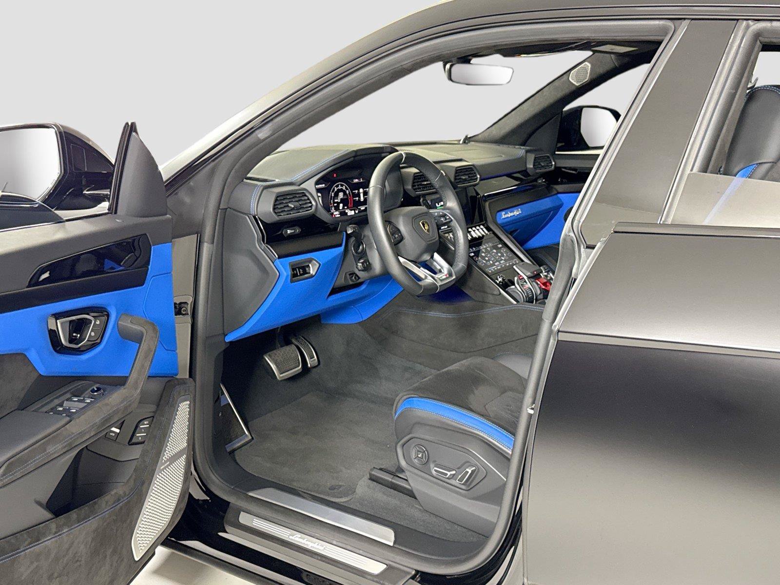 Used 2024 Lamborghini Urus S AWD/4WD image 12