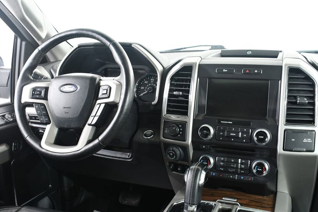 Used 2018 Ford F150 Lariat w/ Equipment Group 502A Luxury AWD/4WD image 8