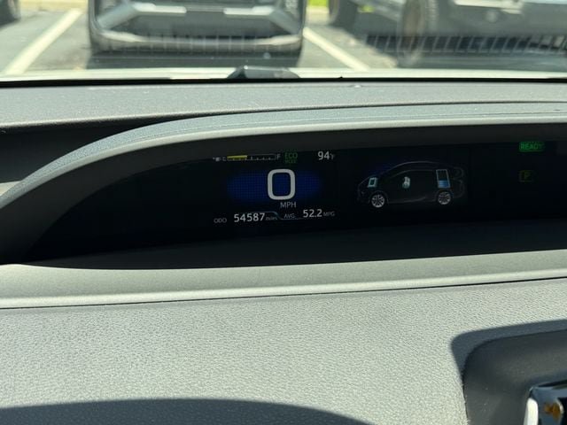 Used 2021 Toyota Prius L Eco FWD image 22