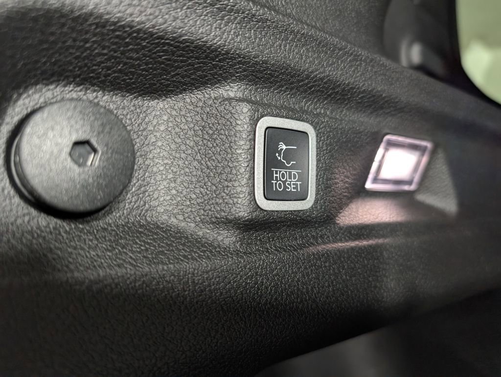 New 2025 Jeep Grand Cherokee L Limited image 11