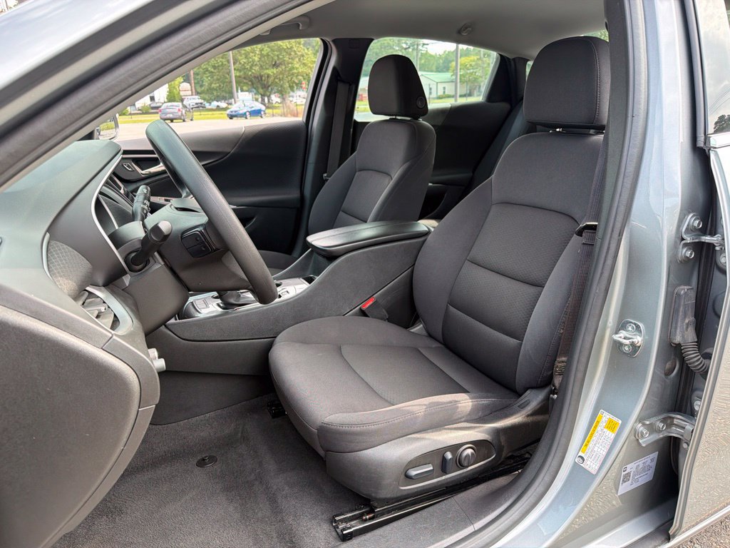 Used 2024 Chevrolet Malibu LT FWD image 18