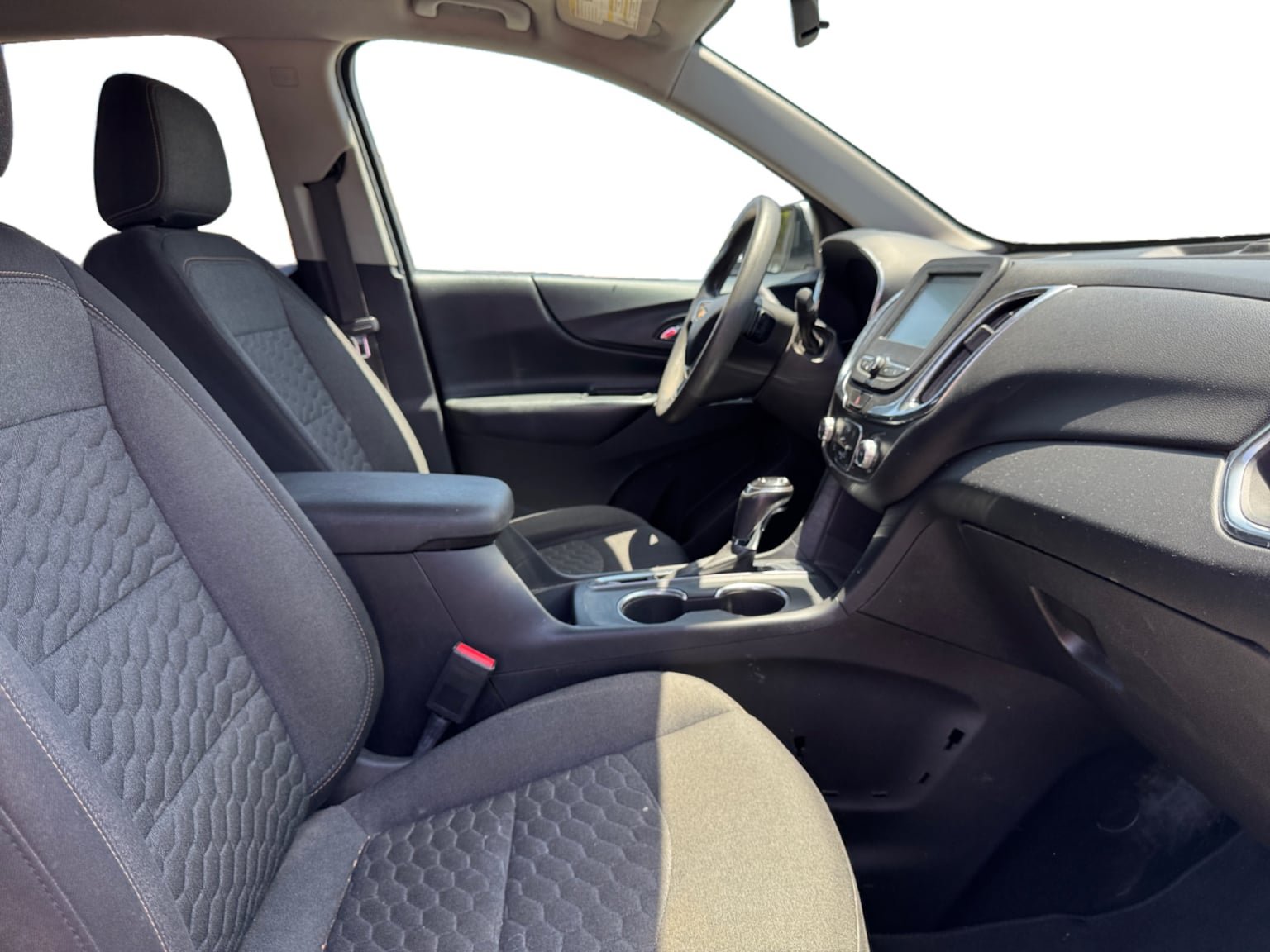 Used 2018 Chevrolet Equinox LT FWD image 17