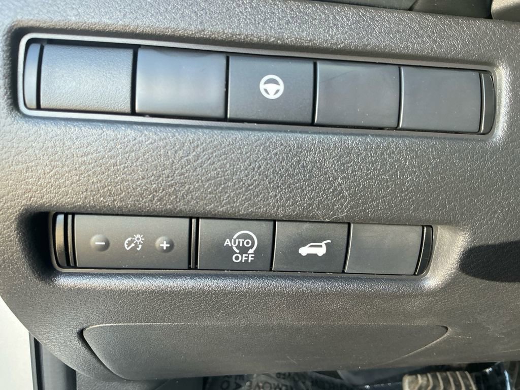 Used 2024 Nissan Rogue SV AWD/4WD image 20