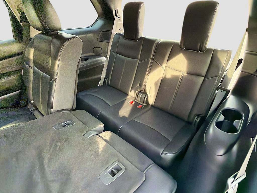Used 2020 Nissan Pathfinder Platinum image 32