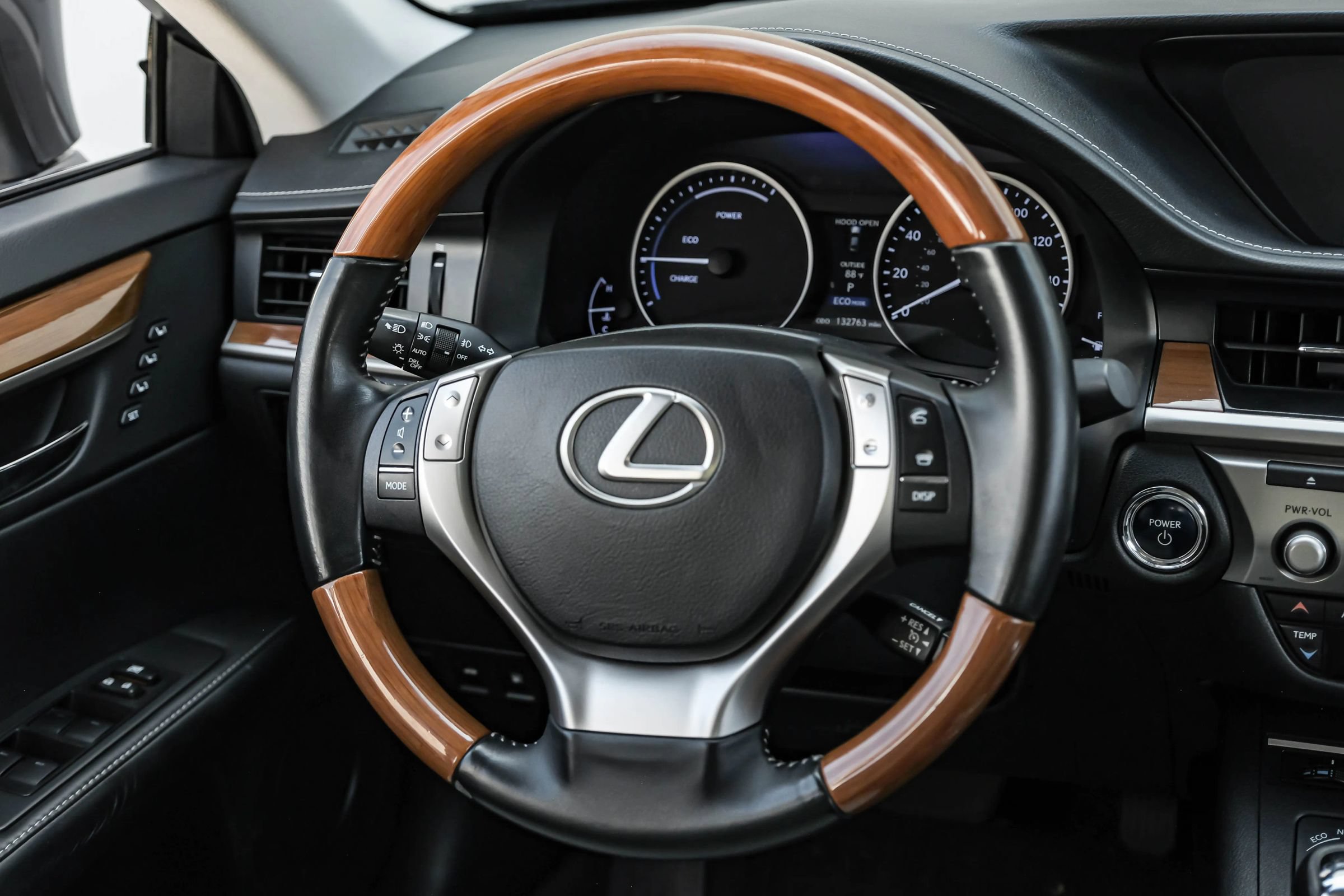 Used 2014 Lexus ES 300h w/ Luxury Package w/Bamboo Trim FWD image 15