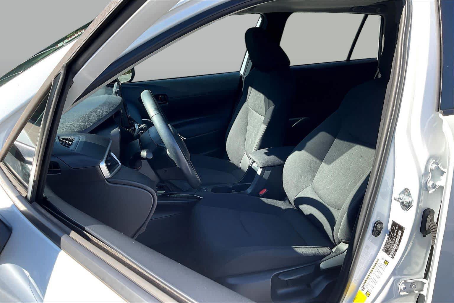 Used 2023 Toyota Corolla Cross LE w/ Moonroof Package FWD image 8