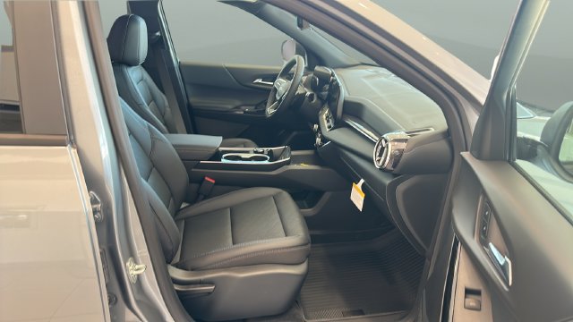 New 2027 Chevrolet Equinox LT w/ Convenience Package II FWD image 20