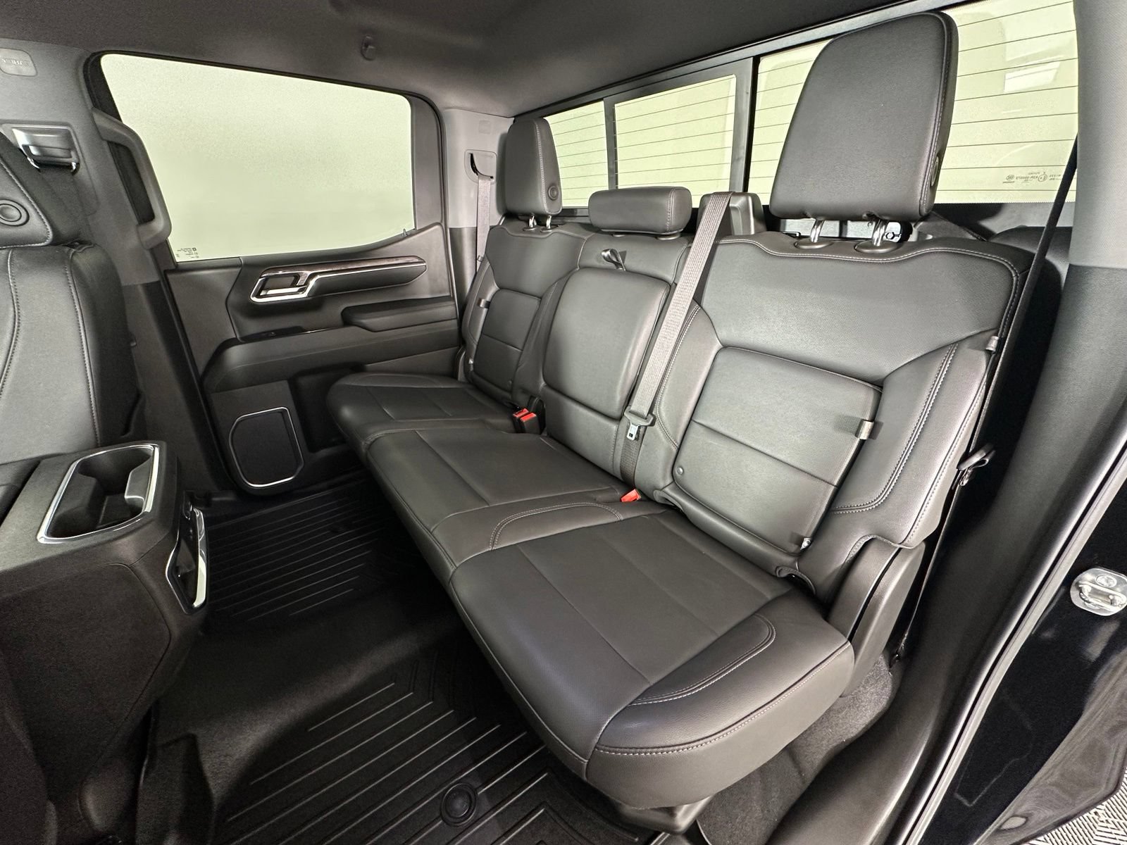 Used 2023 Chevrolet Silverado 1500 LTZ w/ Technology Package AWD/4WD image 32