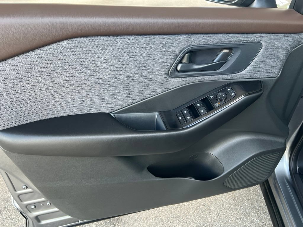 Certified 2023 Nissan Rogue S AWD/4WD image 7