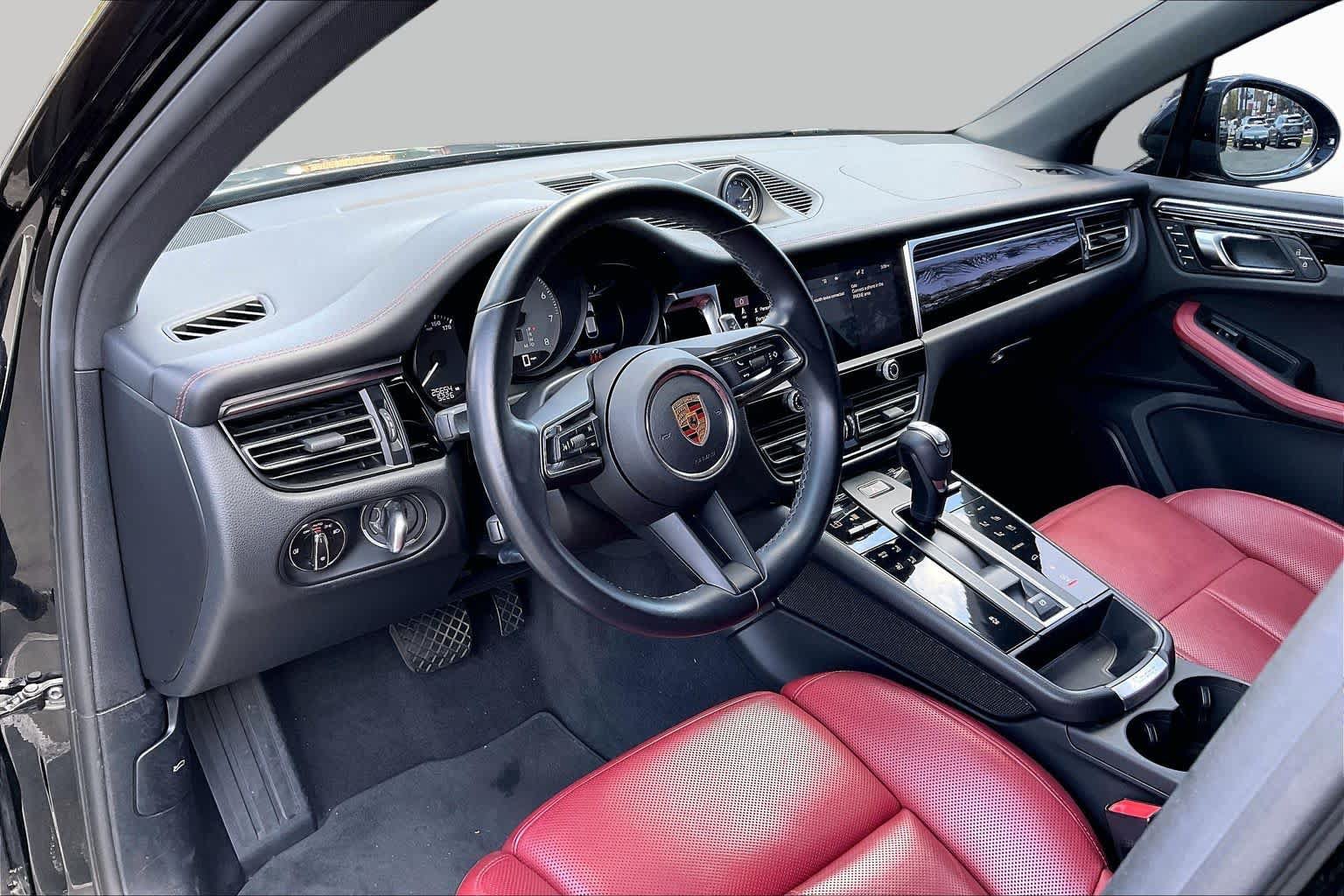 Used 2023 Porsche Macan S AWD/4WD image 16