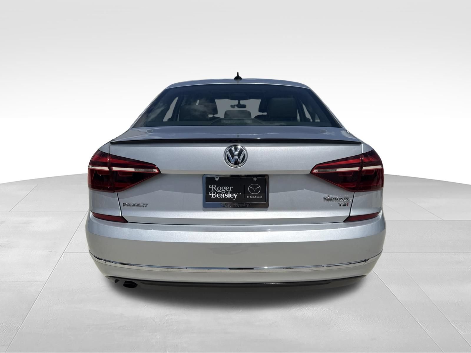 Used 2019 Volkswagen Passat 2.0T Wolfsburg FWD image 6