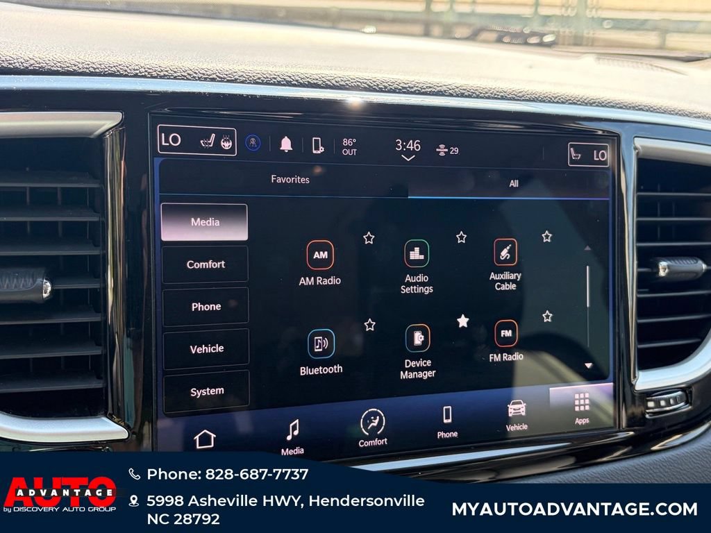 Used 2023 Chrysler Pacifica Touring-L FWD image 15