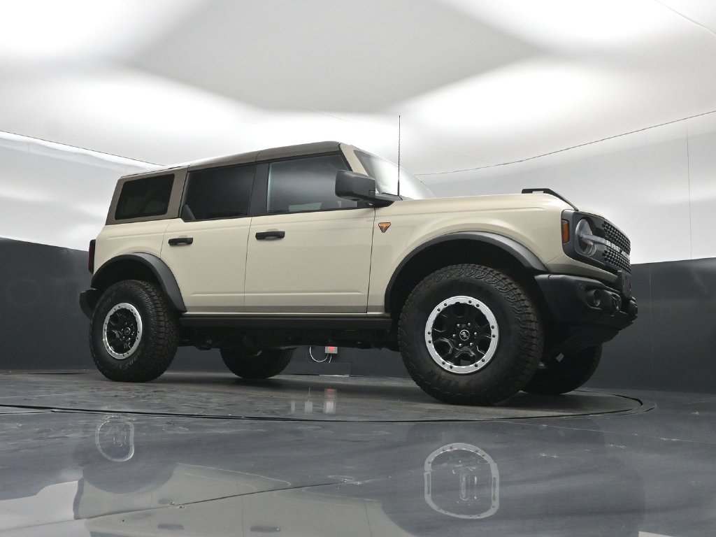 Certified 2026 Ford Bronco Badlands AWD/4WD image 4