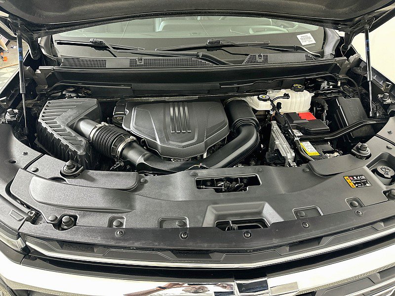 Used 2025 Chevrolet Traverse LT AWD/4WD image 31