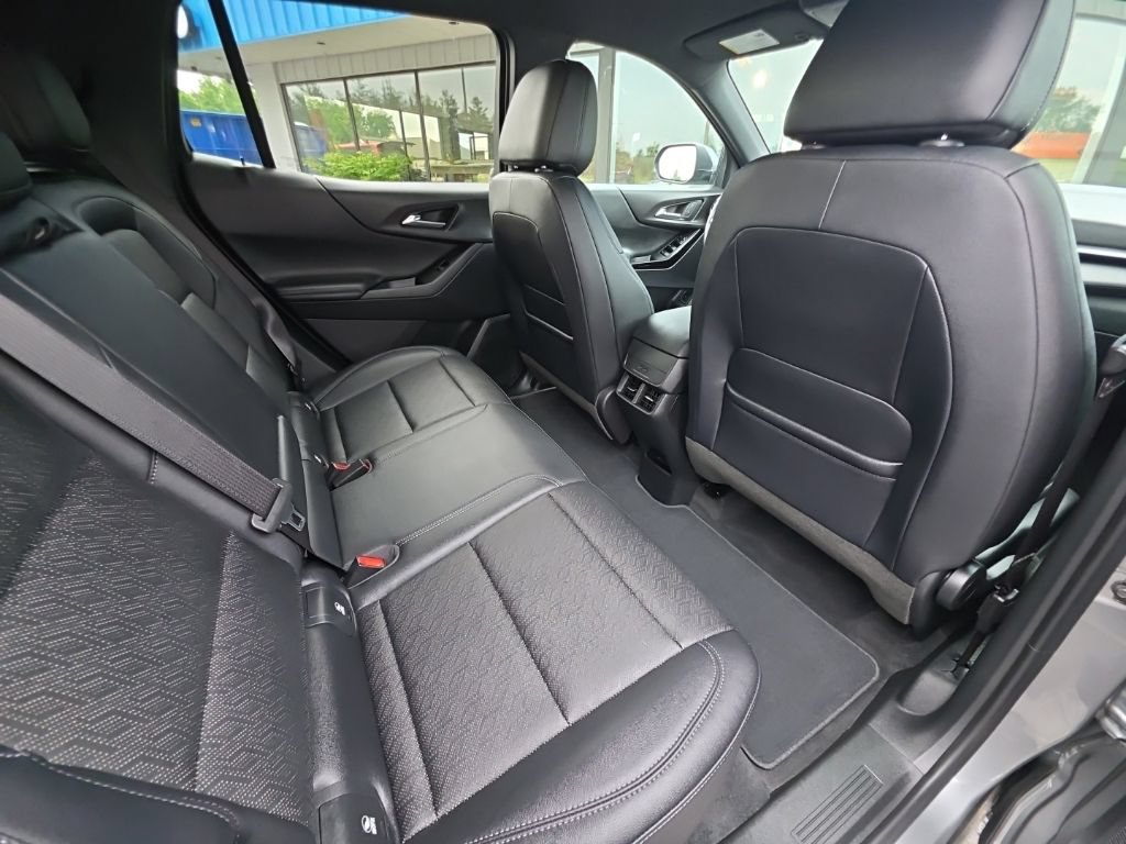 Used 2026 Chevrolet Equinox LT w/ Convenience Package II AWD/4WD image 16