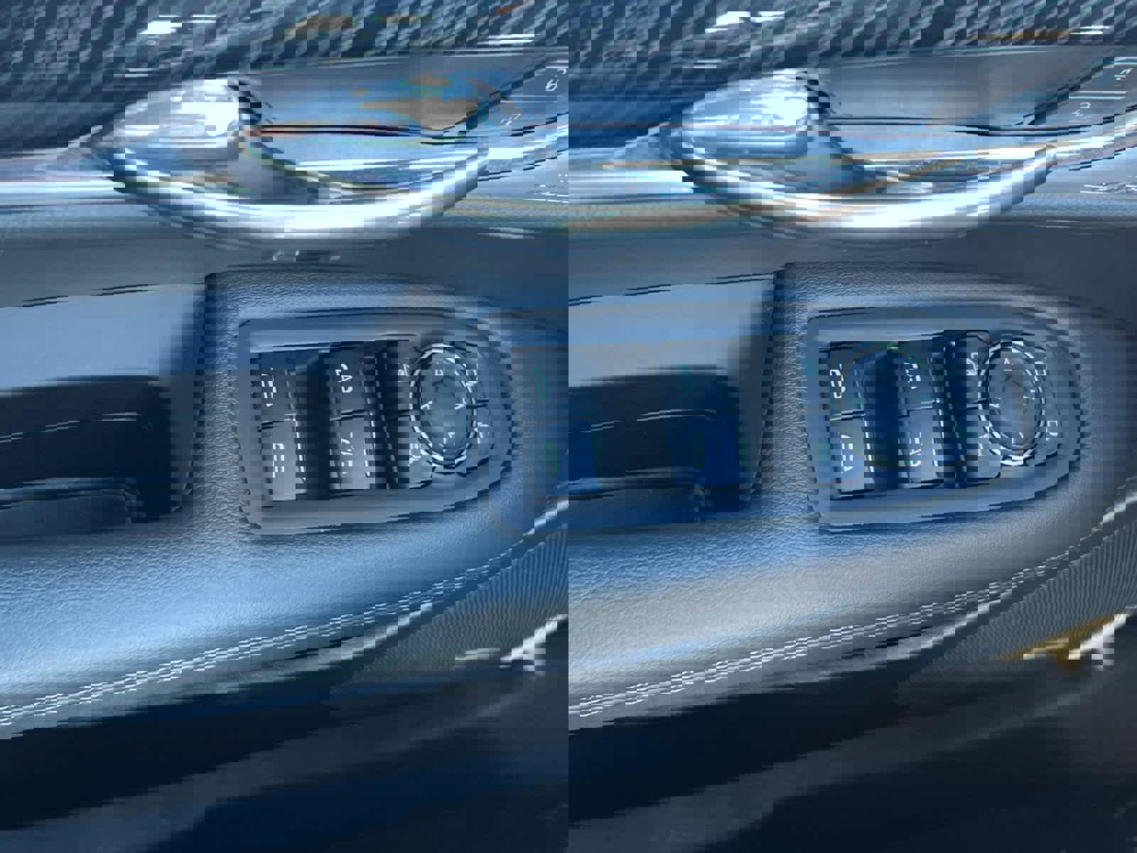 Certified 2025 Cadillac XT6 Premium Luxury image 21