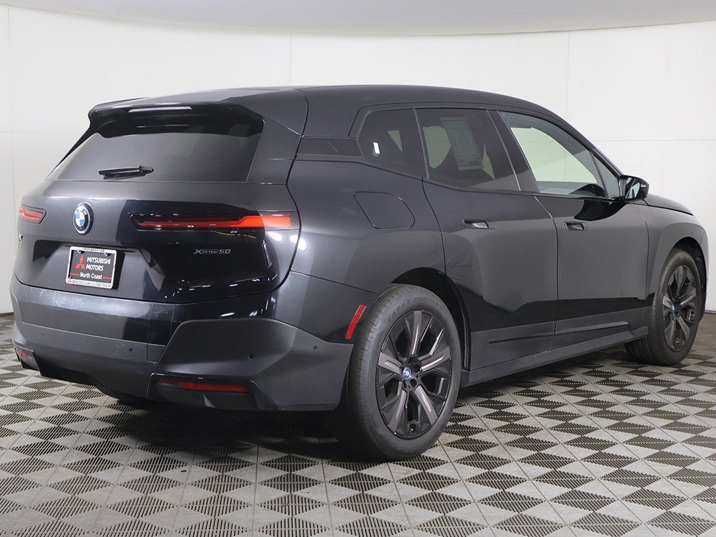 Used 2024 BMW iX xDrive50 AWD/4WD image 12