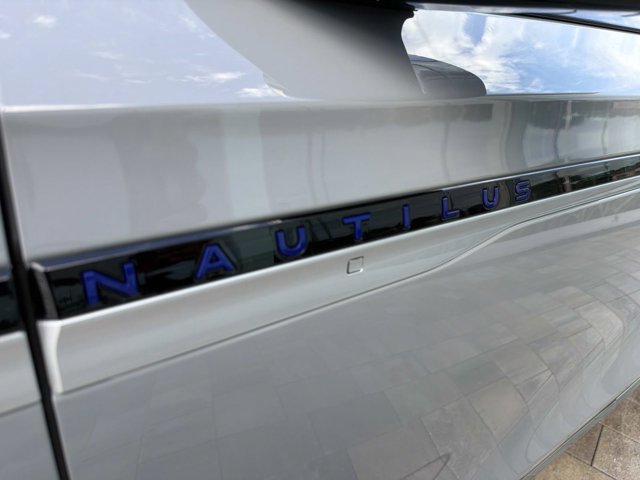 New 2026 Lincoln Nautilus Premier AWD/4WD image 8