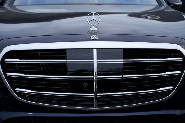 New 2026 Mercedes-Benz S 500 4MATIC image 3