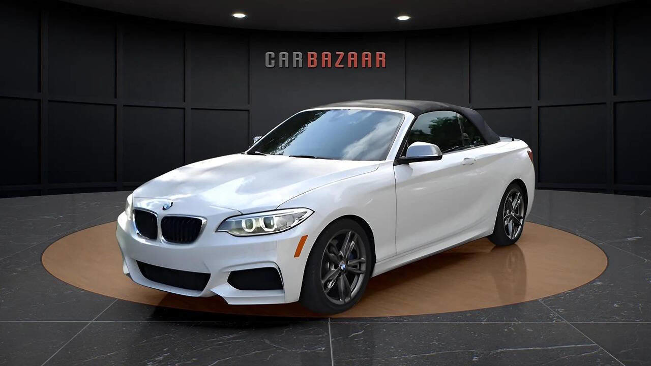 Used 2015 BMW M235i Convertible image 31