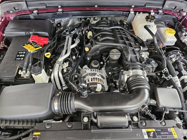 Used 2024 Jeep Wrangler Unlimited Sahara AWD/4WD image 7