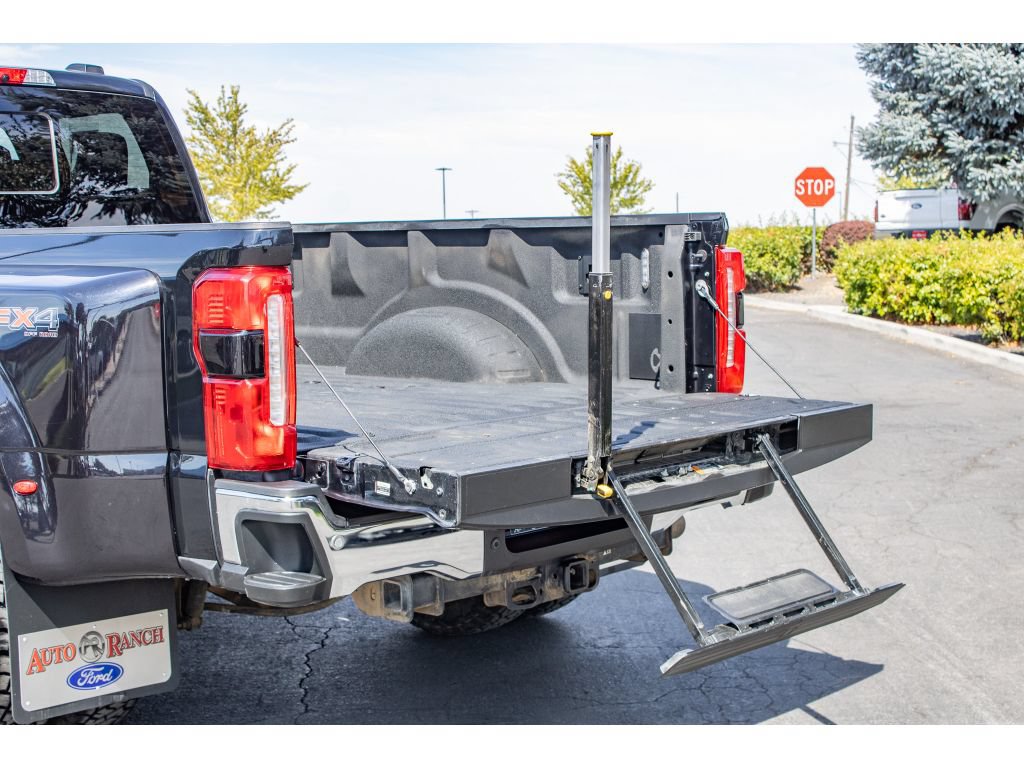Used 2023 Ford F350 Lariat w/ Tow Technology Package AWD/4WD image 13