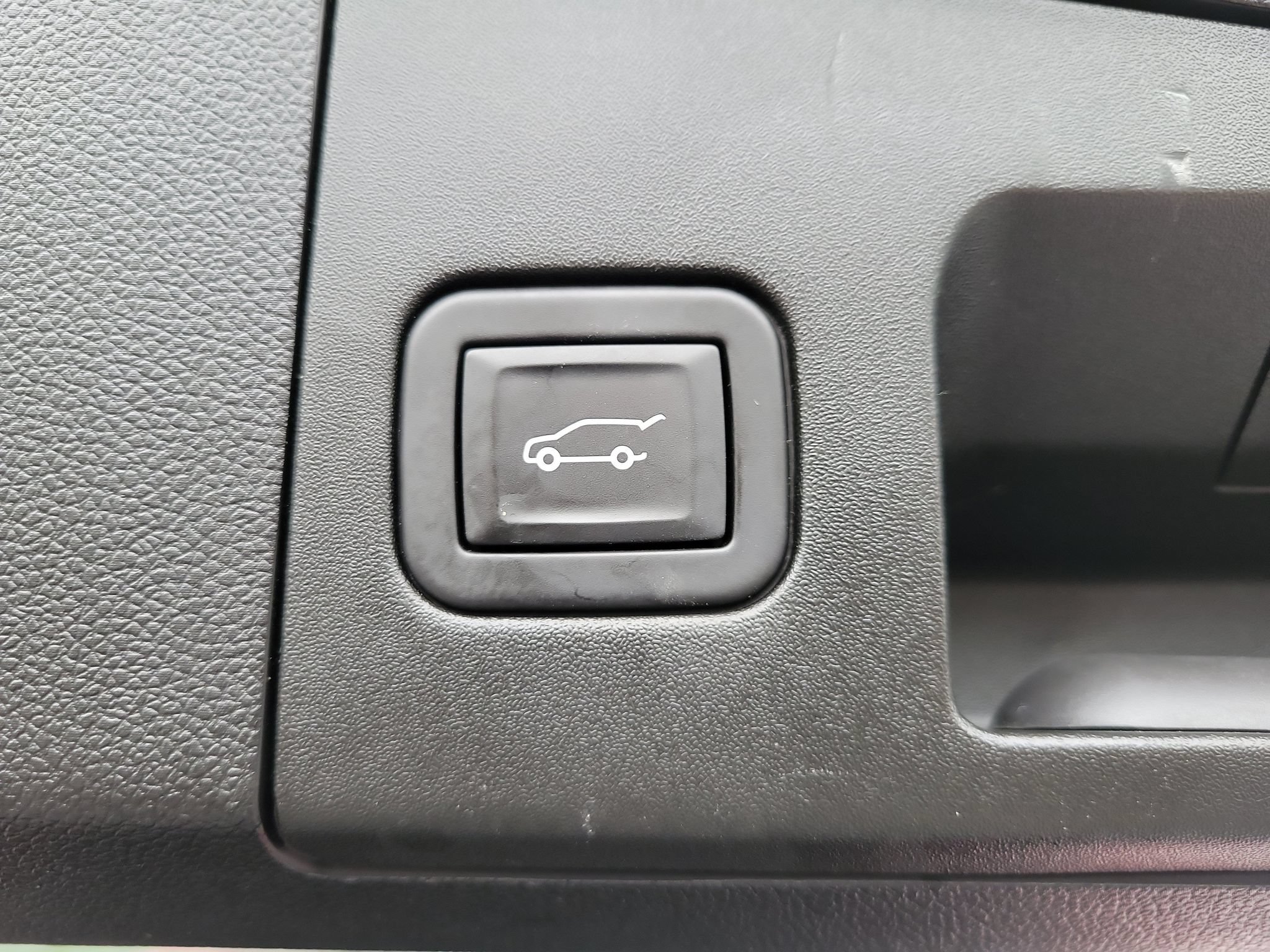 Used 2024 Cadillac XT4 Premium Luxury FWD image 28