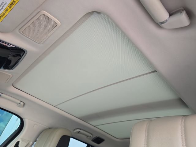 Used 2020 Land Rover Range Rover image 18