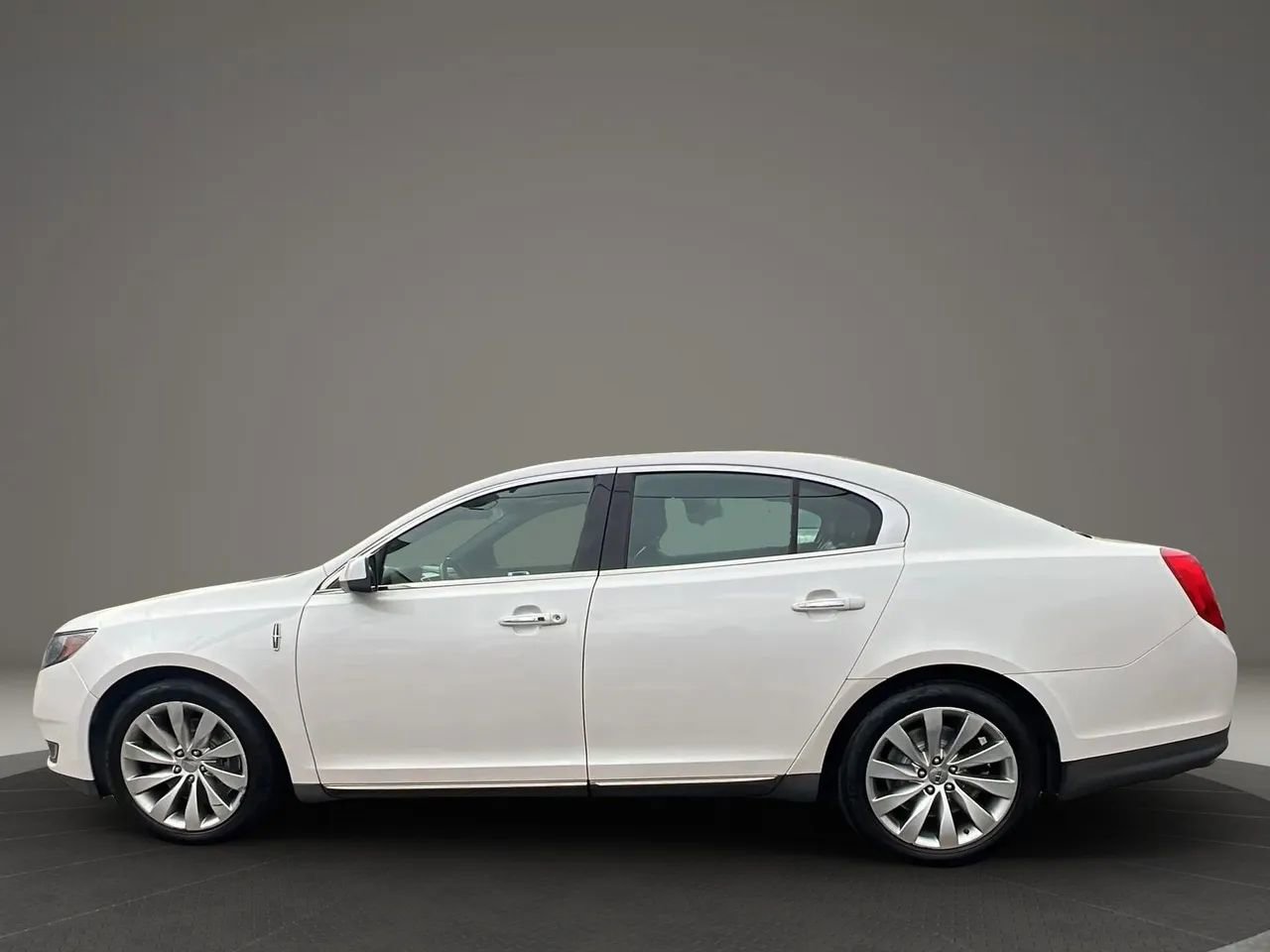 Used 2015 Lincoln MKS AWD w/ Equipment Group 101A image 8