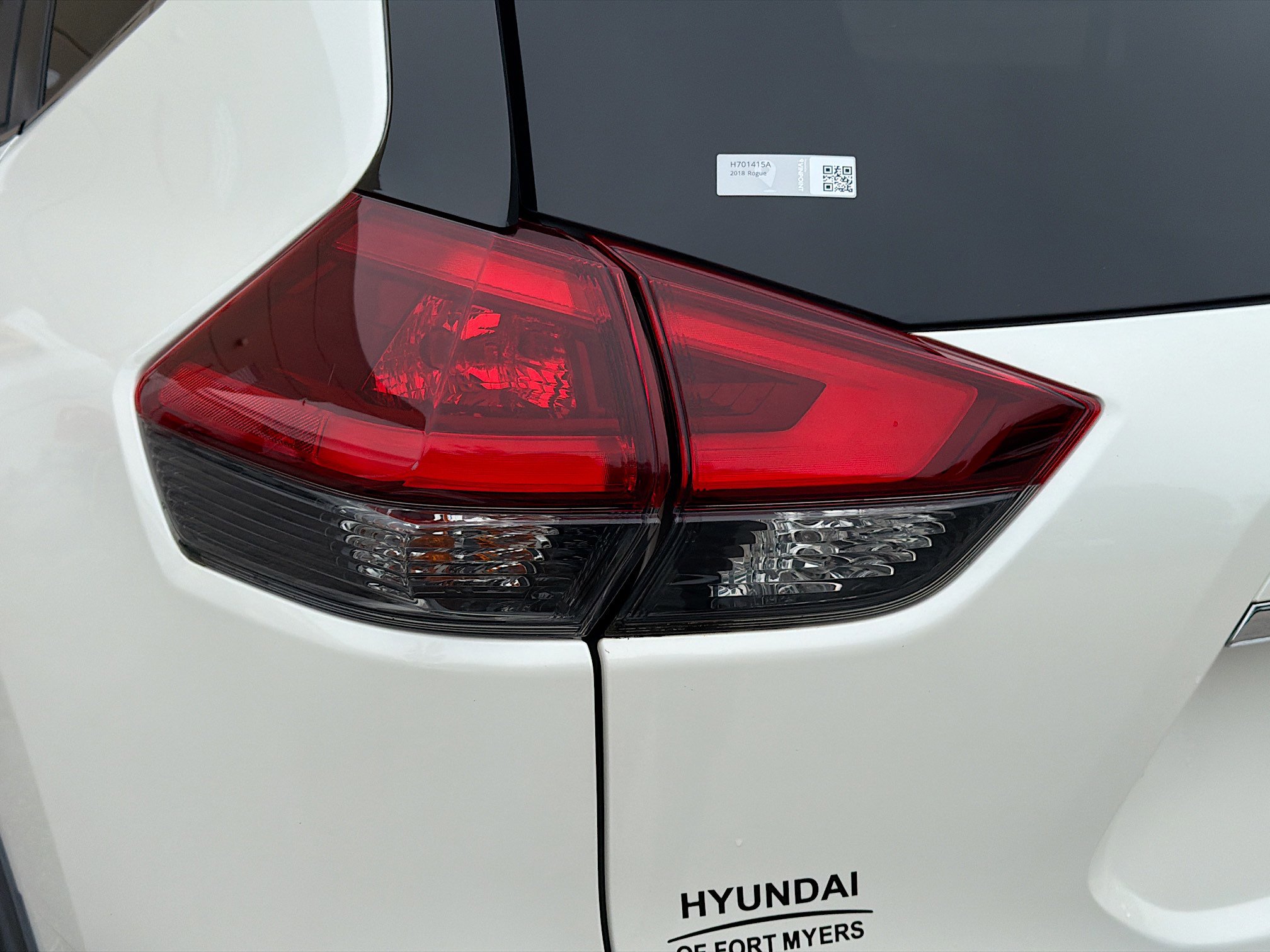 Used 2018 Nissan Rogue SV image 10