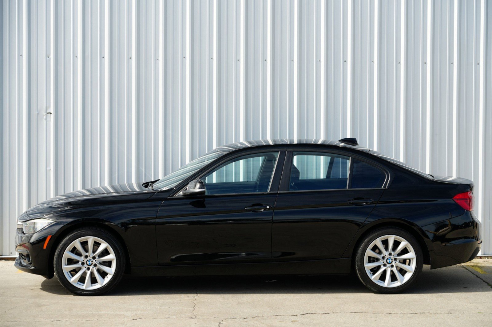 Used 2017 BMW 320i xDrive Sedan image 44